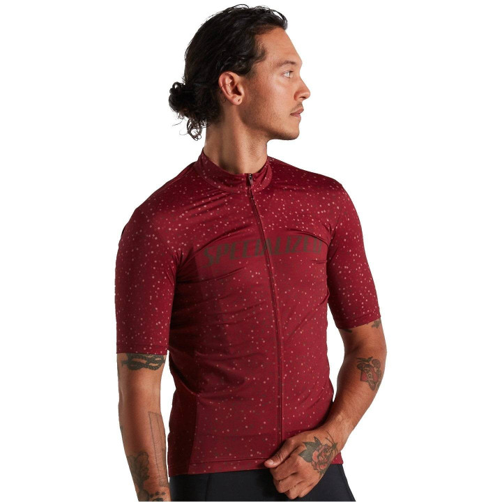 Maillot corto rojo SPECIALIZED RBX para ciclistas que buscan estilo y comodidad