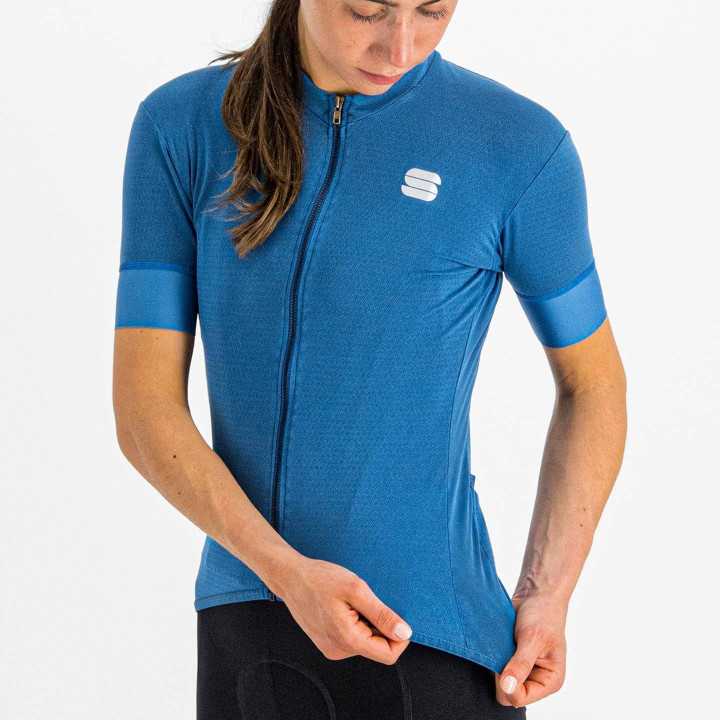 Maillot corto mujer Sportful azul: estilo y comodidad para tus rutas en bici