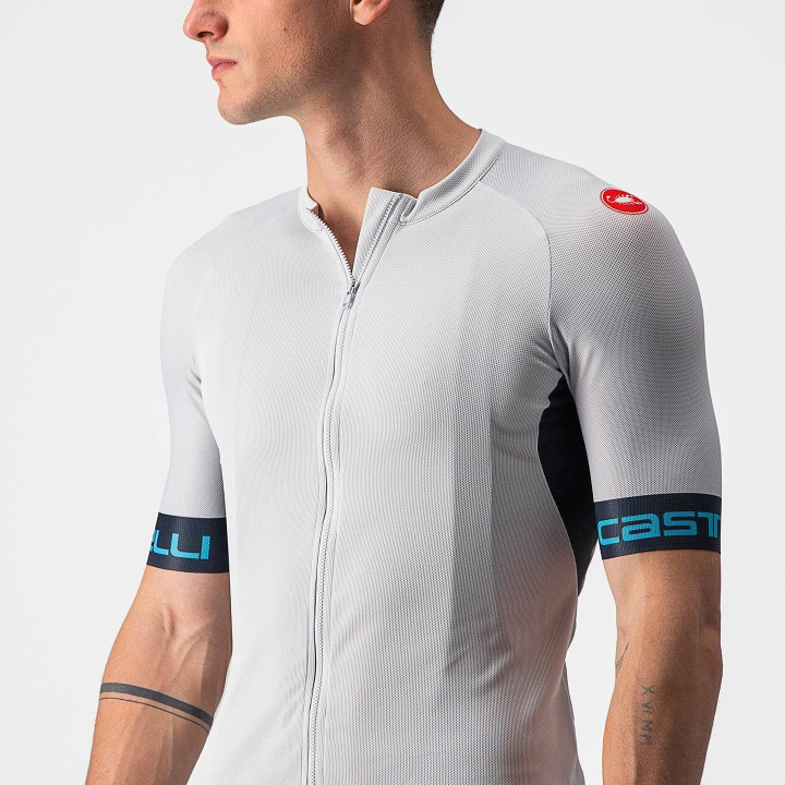 Maillot Entrata VI plateado de CASTELLI para ciclistas que buscan comodidad y estilo