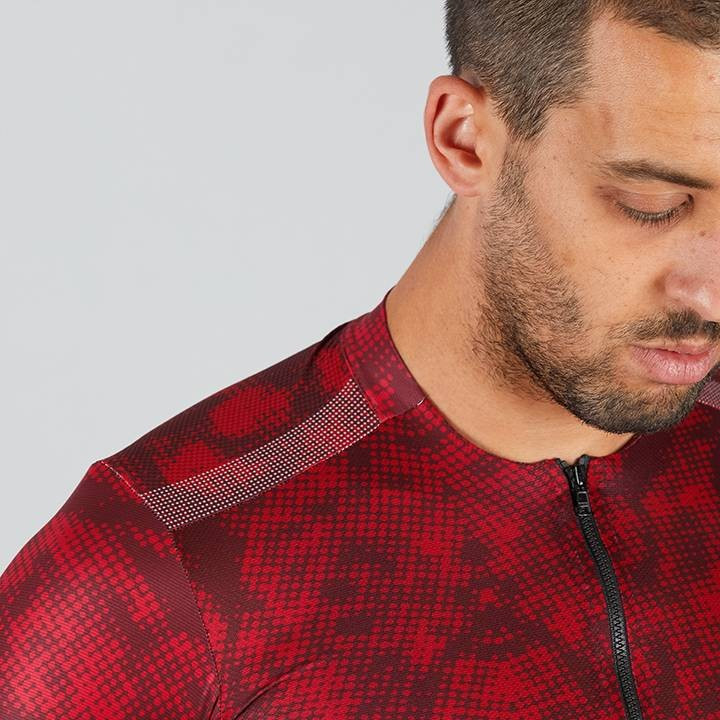 Maillot corto Sportful Escape Supergiara en rojo, comodidad y estilo para ciclistas