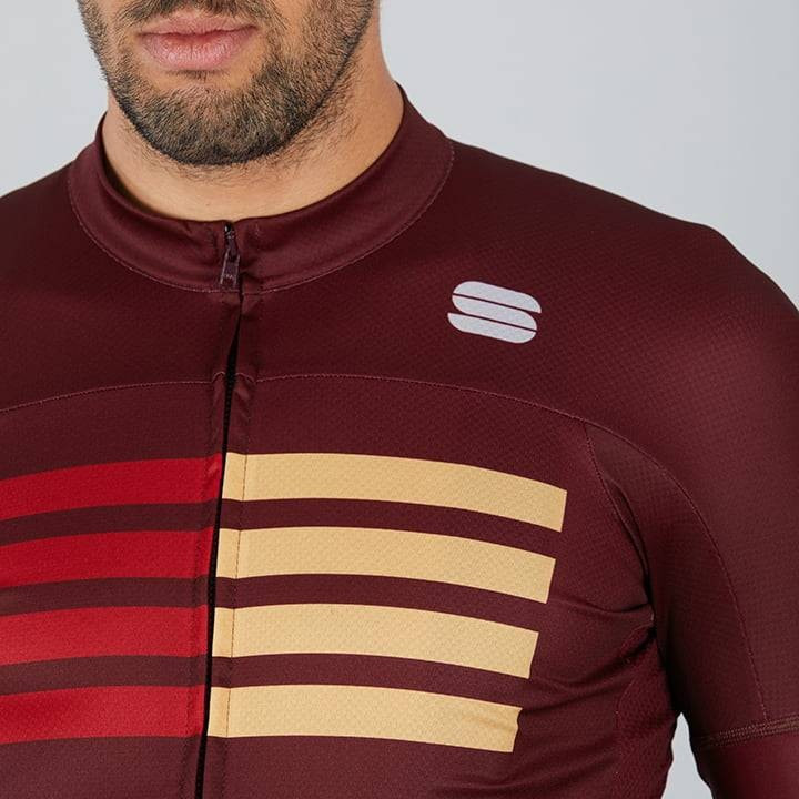 Maillot corto rojo y dorado SPORTFUL: comodidad y estilo para tus rutas en bici