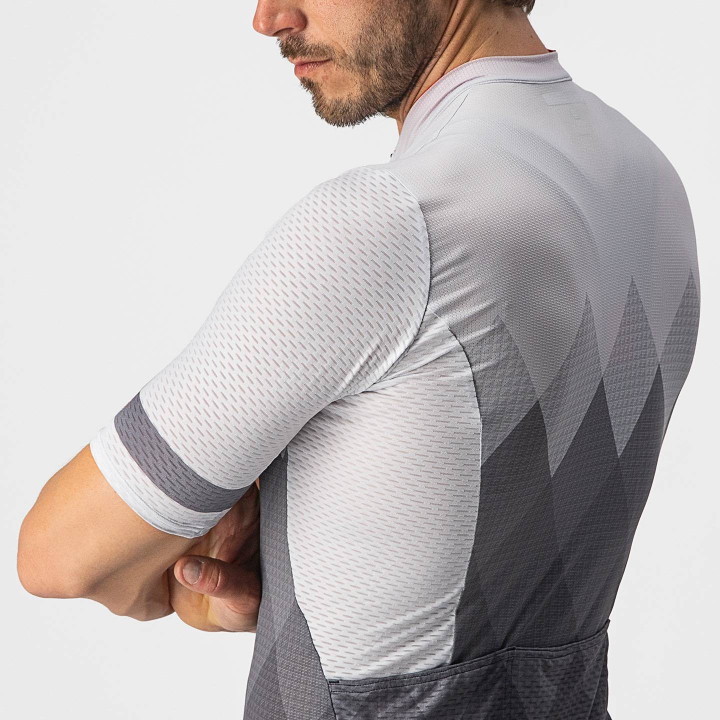 Maillot A Tutta plateado de CASTELLI: estilo y frescura para tus rutas de ciclismo