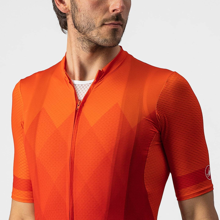 Maillot corto CASTELLI A Tutta rojo: comodidad y estilo para tus rutas en bici