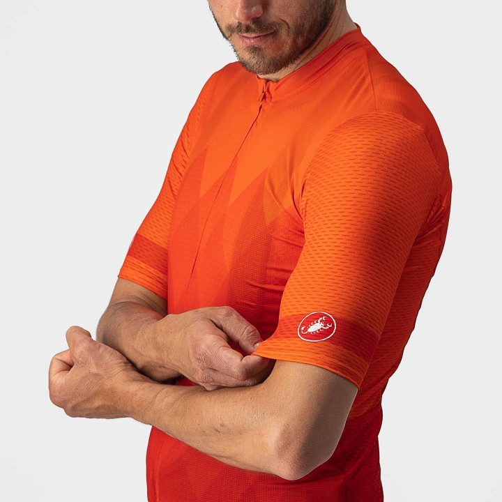 Maillot corto CASTELLI A Tutta rojo: comodidad y estilo para tus rutas en bici