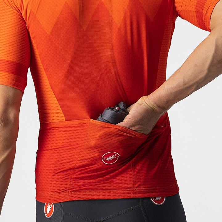 Maillot corto CASTELLI A Tutta rojo: comodidad y estilo para tus rutas en bici