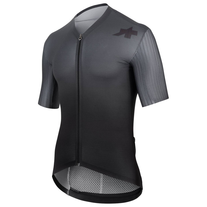 Maillot corto Assos Equipe RS S11 negro y gris, el aliado perfecto para tus rutas en bici