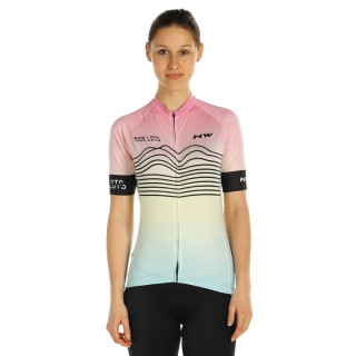 Maillot corto para mujer Blade fucsia y azul claro de NORTHWAVE, comodidad y estilo en cada pedaleada