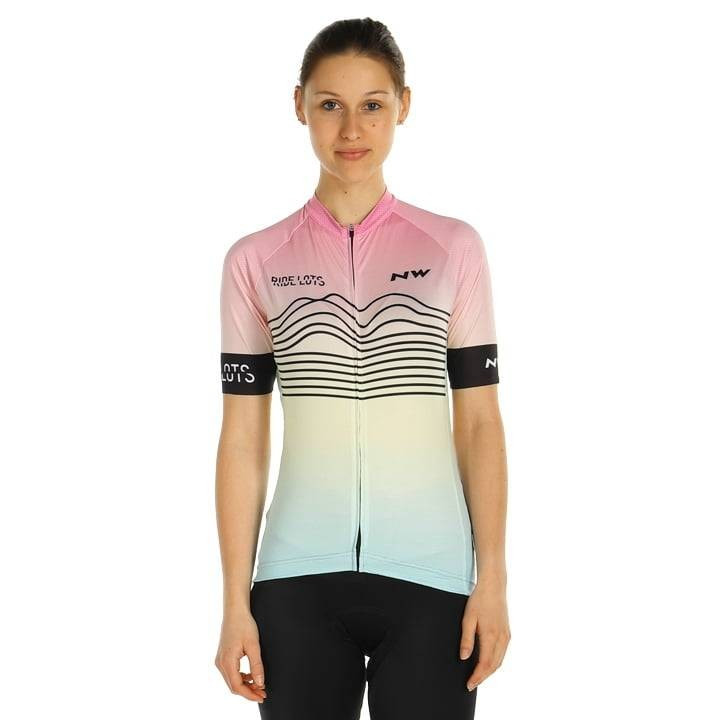 Maillot corto para mujer Blade fucsia y azul claro de NORTHWAVE, comodidad y estilo en cada pedaleada