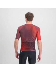 Maillot corto Light Pro de SPORTFUL, frescura y estilo para tus rutas en bici 2