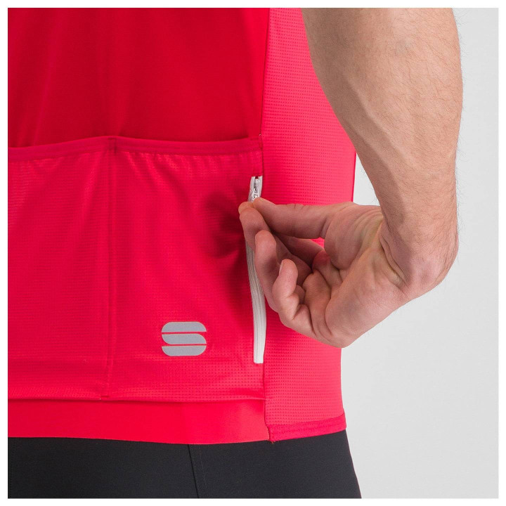 Maillot corto SRK rojo de SPORTFUL: comodidad y estilo para tus rutas en bicicleta