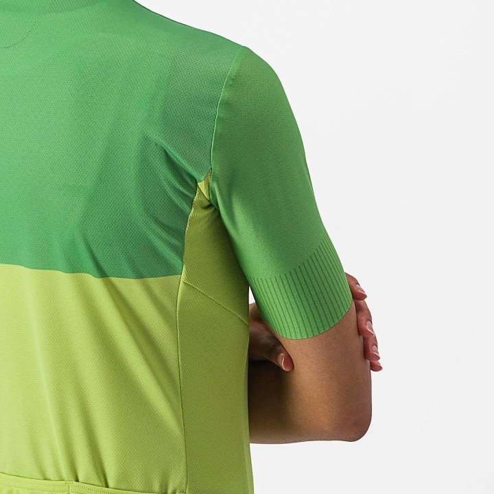 Maillot corto verde para mujer de CASTELLI, comodidad y estilo en cada pedalada