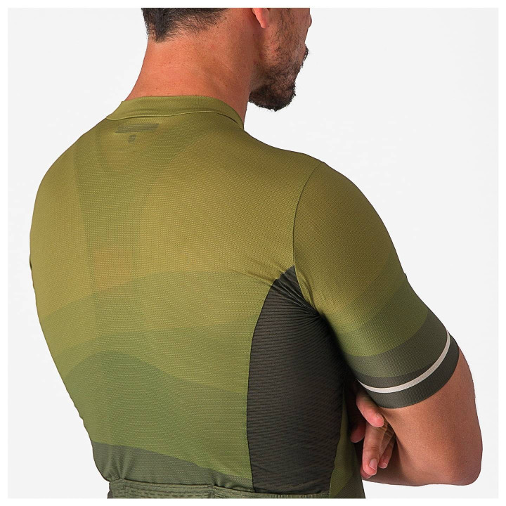 Maillot corto Orizzonte verde de CASTELLI: comodidad y estilo para tus rutas en bici