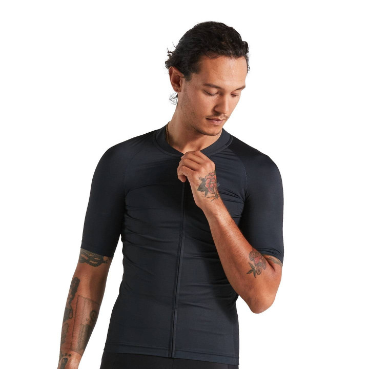 Maillot corto SL Solid negro de Specialized para ciclistas que buscan estilo y comodidad