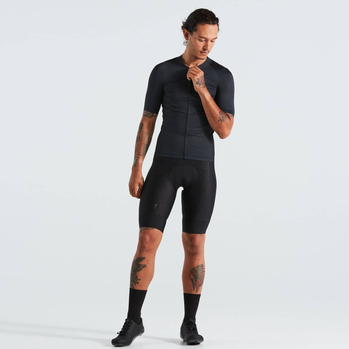 Maillot corto SL Solid negro de Specialized para ciclistas que buscan estilo y comodidad