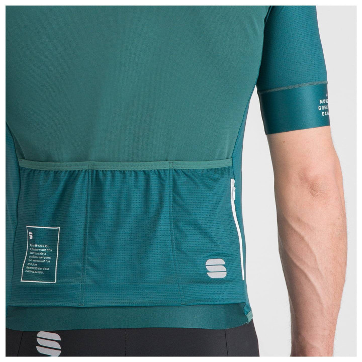 Maillot corto SRK verde de SPORTFUL: comodidad y frescura para tus rutas en bici