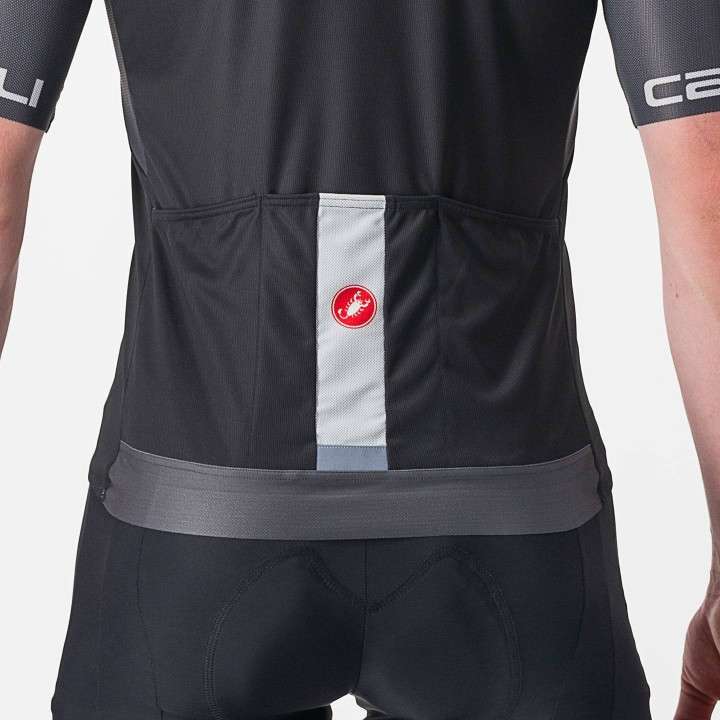 Maillot Entrata VI negro de CASTELLI: comodidad y estilo para tus rutas en bici