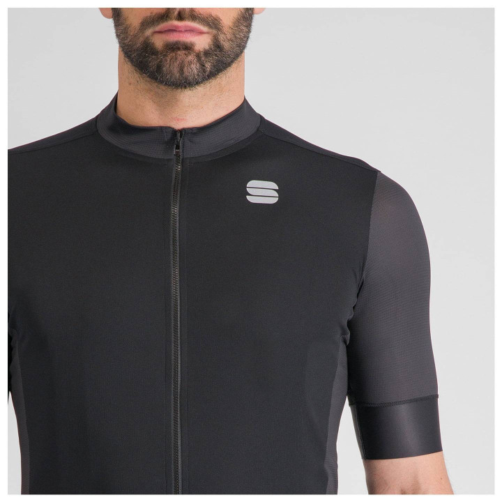 Maillot corto SPORTFUL SRK negro: estilo y comodidad para tus rutas en bici