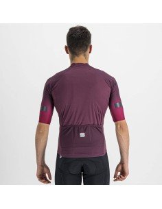 Maillot corto lila SPORTFUL: comodidad y estilo para tus rutas en bici 2