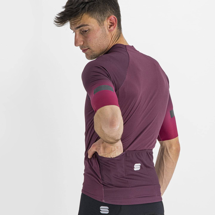 Maillot corto lila SPORTFUL: comodidad y estilo para tus rutas en bici