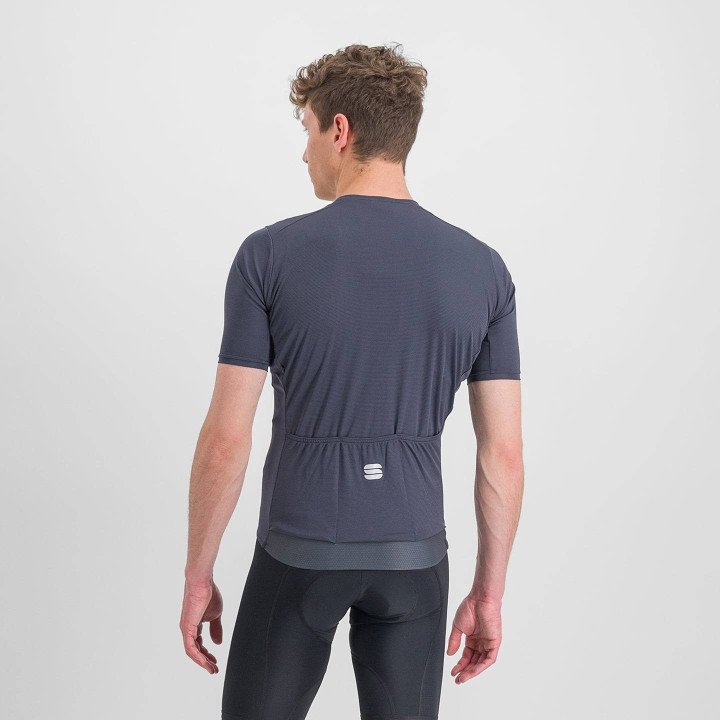 Maillot corto azul oscuro SPORTFUL: estilo y comodidad para tus rutas en bici