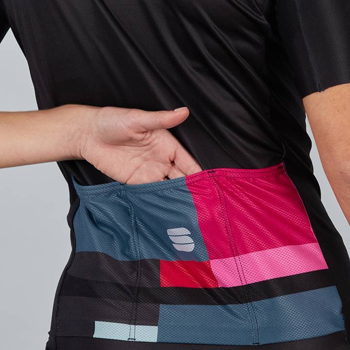 Maillot corto Sportful para mujer: comodidad y estilo en cada pedalada