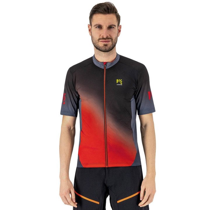 Maillot de ciclismo Jump KARPOS: comodidad y estilo en cada pedaleo