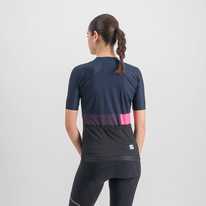 Maillot corto mujer SPORTFUL Snap fucsia y azul, comodidad y estilo para tu ciclismo